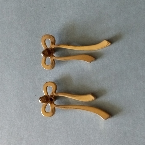 Goldtone Tied Ribbon Pin for Scarf/Lapel/Tie/Handbag or Shoe - Picture 2 of 3